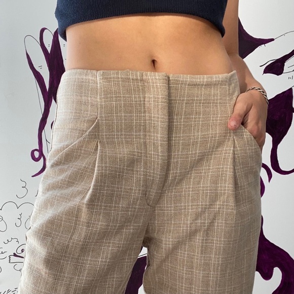 Aritzia Beige Plaid Straight Leg Pant - Picture 3 of 4